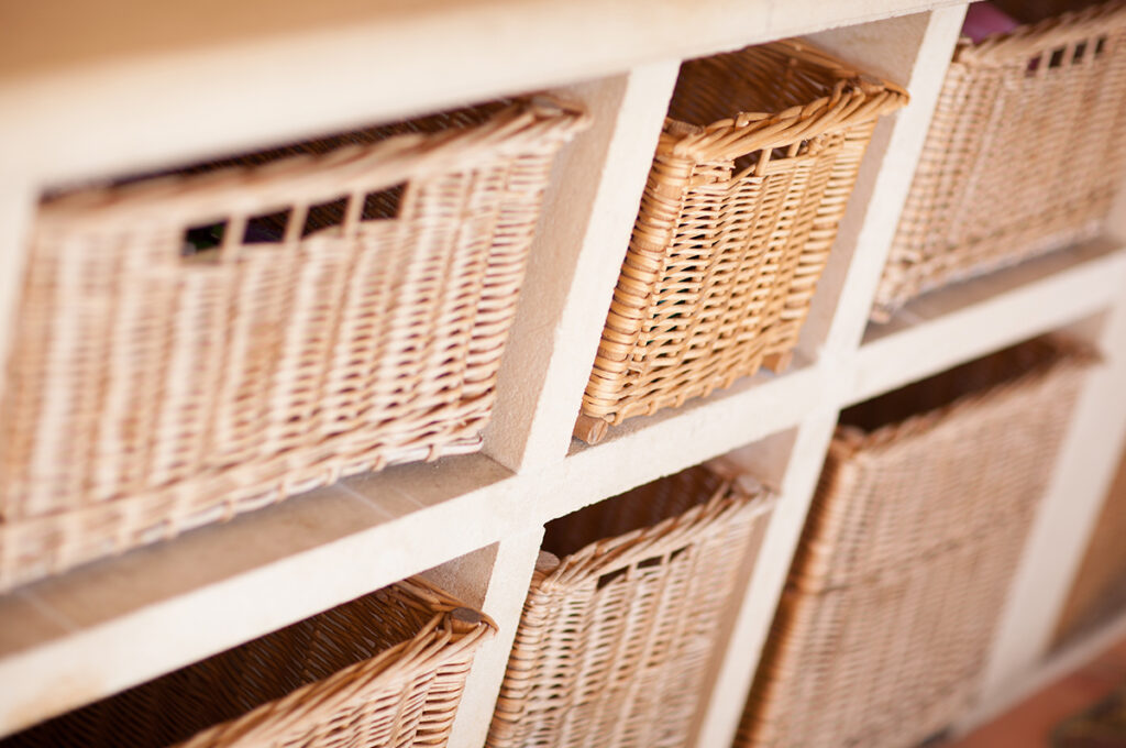 wardrobe organisation