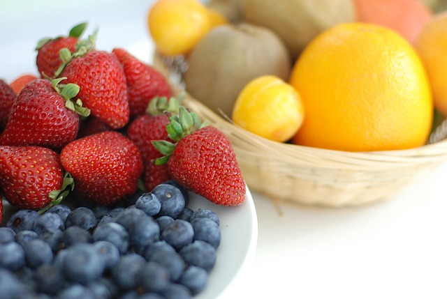 21 Tips, Hacks & Gadgets to keep your fruit fresh